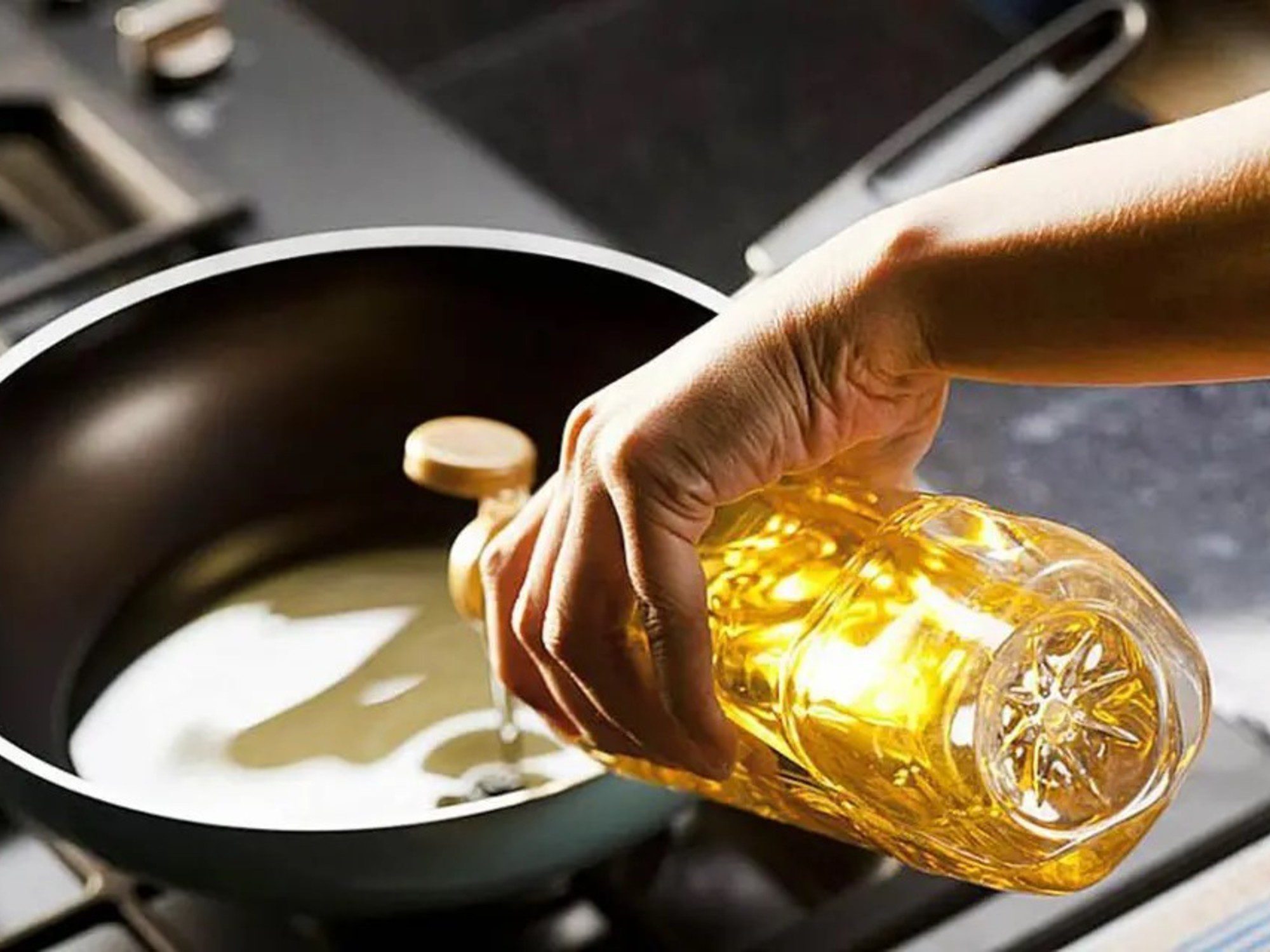 Cómo desechar el aceite de cocina usado de manera correcta 2 aceite cocina